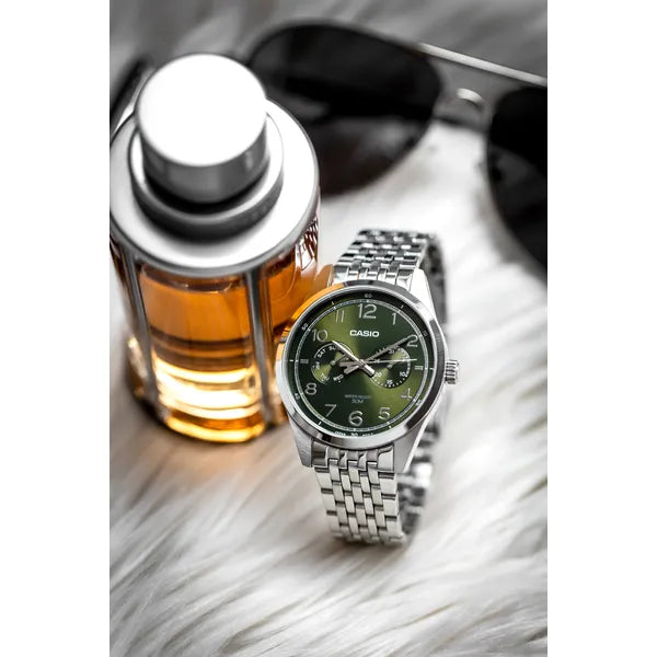 Casio MTP-E340D-3A férfi kvarc karóra, zöld számlap, nemesacél szíj, WR50