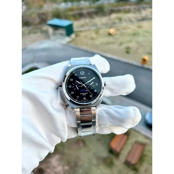 Casio MTP-M300D-1A férfi karóra, fekete számlap, acél szíj, WR50, 40 mm