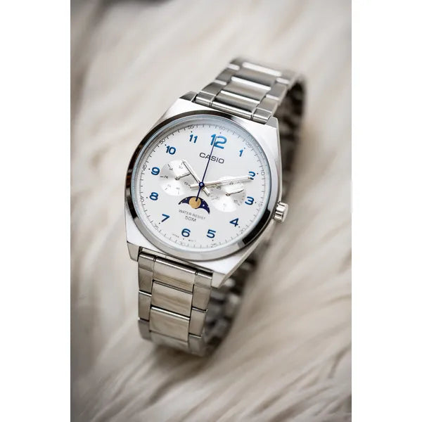 Casio MTP-M300D-7A férfi kvarc karóra, acél, 40 mm, WR50, fehér számlap