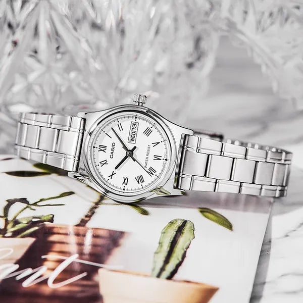 Casio női karóra LTP-V006D-7B, ezüst, acél szíj, dátum, WR30