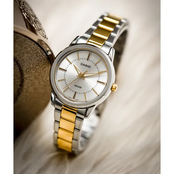 Casio LTP-1303SG-7A női karóra, 30 mm, kvarc, két tónusú acél, WR50