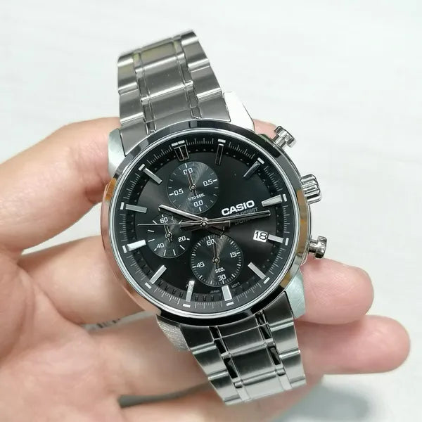 Casio MTP-E510D-1A1 férfi karóra, fekete számlap, acél szíj, WR50, kronográf