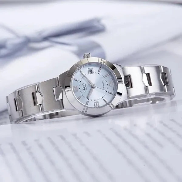 Casio női karóra LTP-1241D-2A, kék számlap, acél szíj, WR30, 25mm, díszdoboz