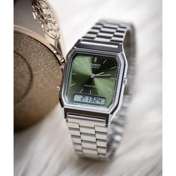 Casio Vintage uniszex analóg-digitális karóra, ezüst acél, WR30, zöld