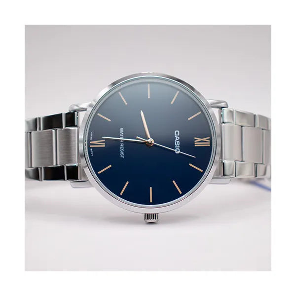 Casio MTP-VT01D-2B férfi karóra, kék számlap, acél szíj, 40 mm, WR30