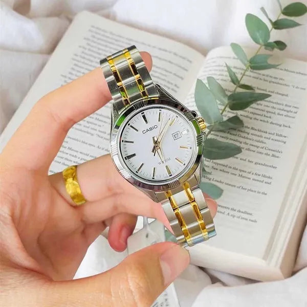 Casio LTP-1308SG-7AVDF női karóra, 30 mm, két tónusú acél, WR50, dátum