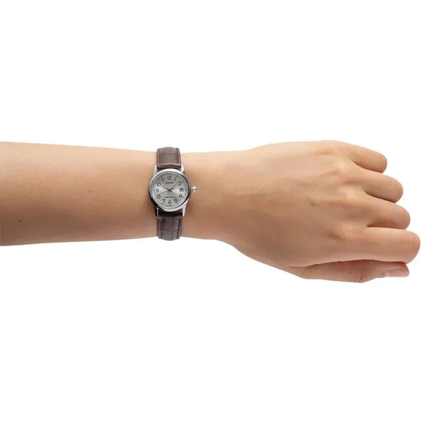 Casio LTP-V002L-7B2UDF női karóra, 25 mm, ezüst számlap, barna bőr, WR30, dátum