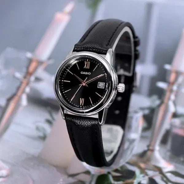 Casio LTP-V002L-1B3UDF női karóra, 25 mm, fekete bőrszíj, ezüst tok, dátum, WR30
