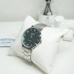 Casio MTP-VT03D-3B férfi karóra, zöld számlap, acél szíj, 40 mm, WR30