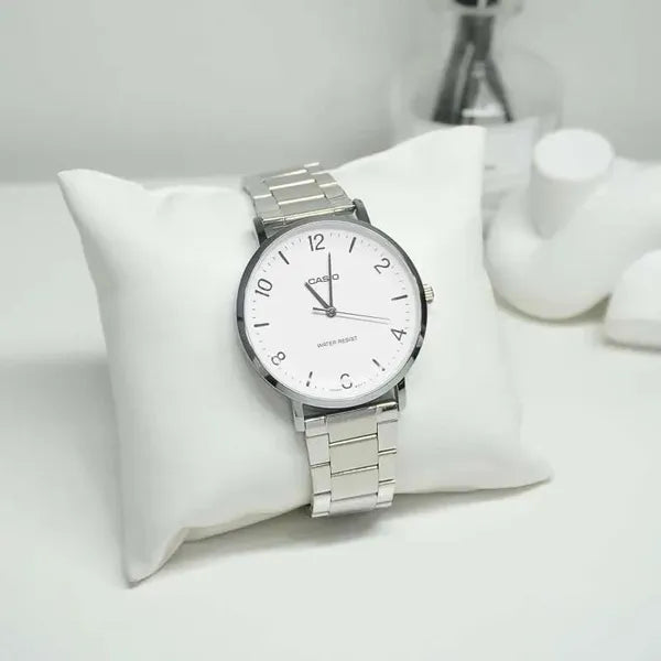 Casio MTP-VT03D-7B férfi karóra, 40 mm, acél szíj, fehér számlap, WR30