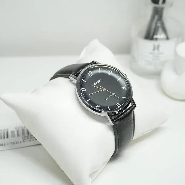 Casio MTP-VT03L-1B férfi karóra, fekete számlap, bőr szíj, 40 mm, 3 ATM