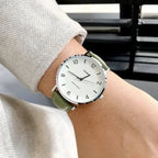Casio MTP-VT03L-7B férfi karóra, 40 mm, zöld bőrszíj, bézs számlap, WR30
