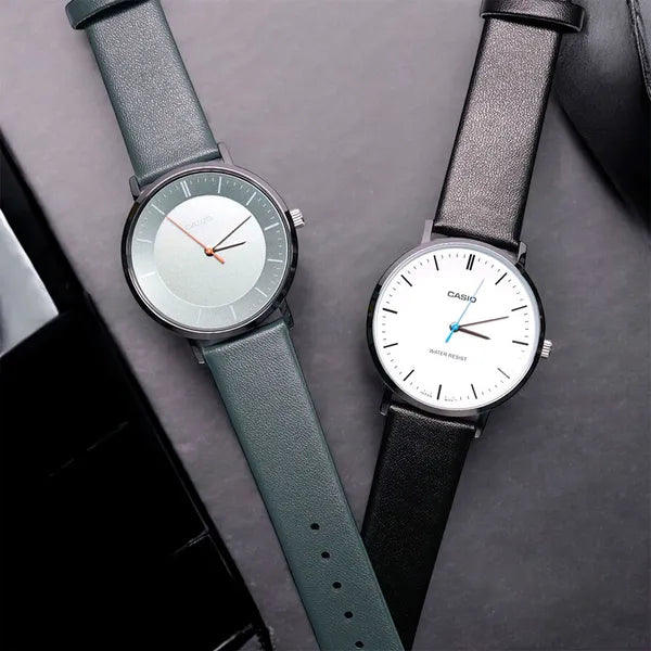 Casio MTP-VT04L-7E férfi karóra, bőr szíj, fehér számlap, WR30