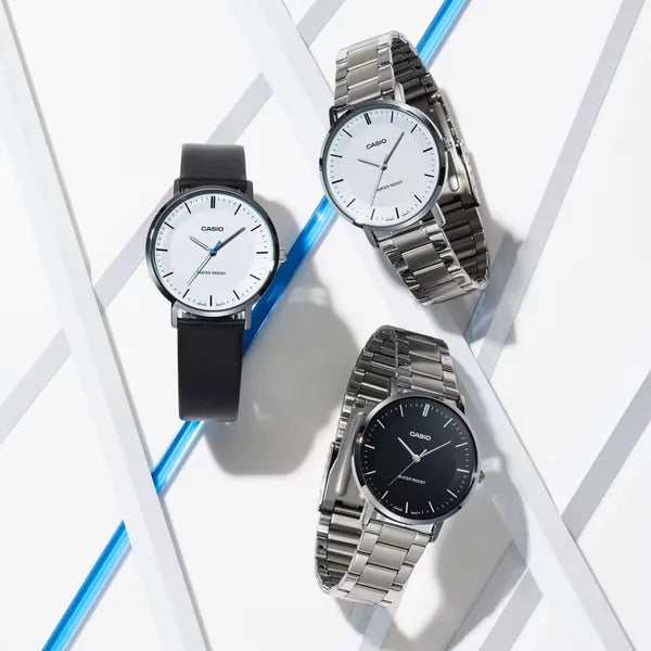 Casio MTP-VT04L-7E férfi karóra, bőr szíj, fehér számlap, WR30