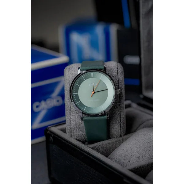 Casio MTP-VT04L-8E férfi karóra, 40 mm, szürke számlap, bőr szíj, WR30