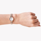 Emporio Armani Gianni T-Bar női karóra, rózsaarany, gyöngyház számlap AR11203