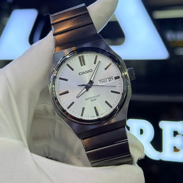 Casio MTP-V006D-1C férfi karóra, fekete számlap, acél szíj, 38 mm