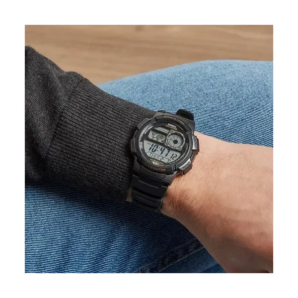 Casio AE-1000W-1AV férfi digitális karóra, világidő, WR100, fekete