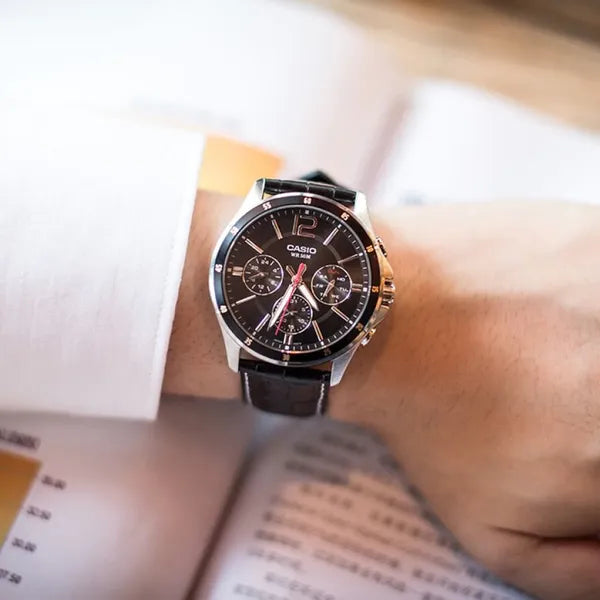 Casio férfi karóra MTP-1374L-1A, 44 mm, fekete bőr, WR50, dátum + díszdoboz