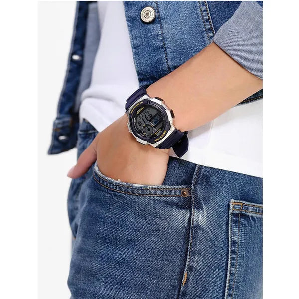 Casio AE-1000W-2AV férfi digitális óra, WR100, világidő, kék szíj