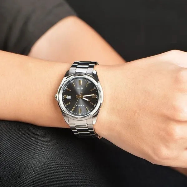Casio férfi karóra MTP-1302D-1A2, acél szíj, fekete számlap, 38 mm, WR50