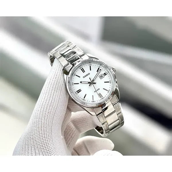Casio férfi karóra MTP-1302D-7A1, nemesacél szíj, fehér számlap, 38 mm, WR50