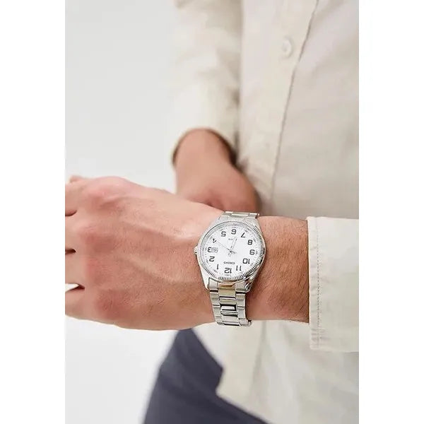 Casio férfi karóra MTP-1302PD-7B, kvarc, acél szíj, 38 mm, fehér számlap, WR50
