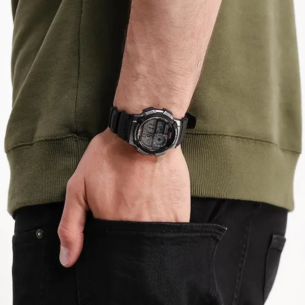 Casio AE-1000W-1BV férfi digitális karóra, világidő, WR100, fekete, doboz