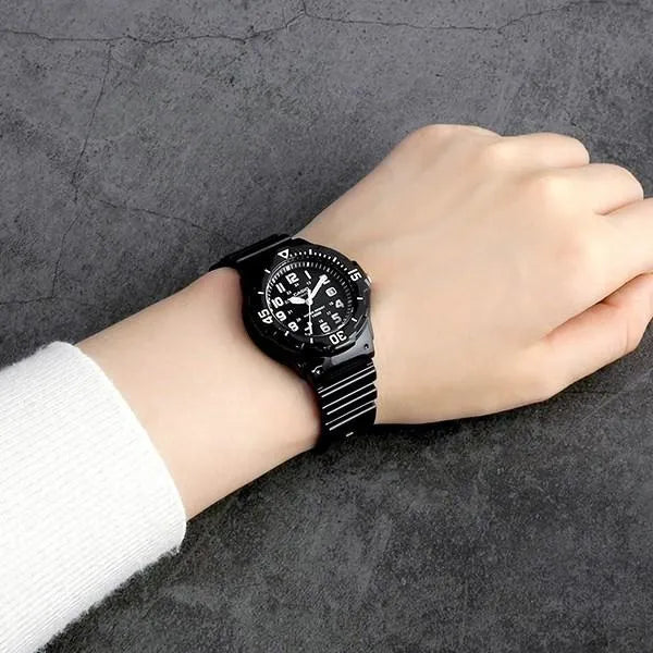Casio LRW-200H-1BV női karóra, fekete, 33 mm, WR100, kvarc, gyanta