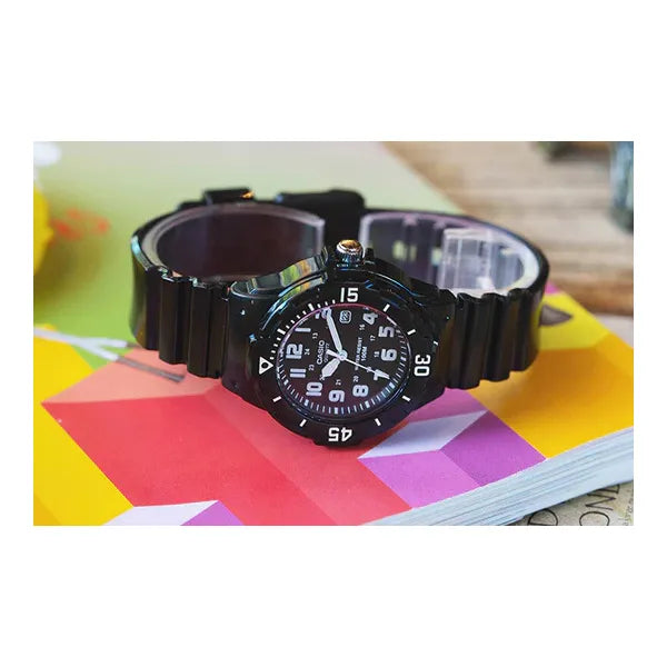 Casio LRW-200H-1BV női karóra, fekete, 33 mm, WR100, kvarc, gyanta