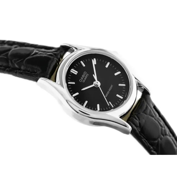 Casio LTP-1094E-1ARDF női karóra, fekete számlap, bőrszíj, WR30 + díszdoboz