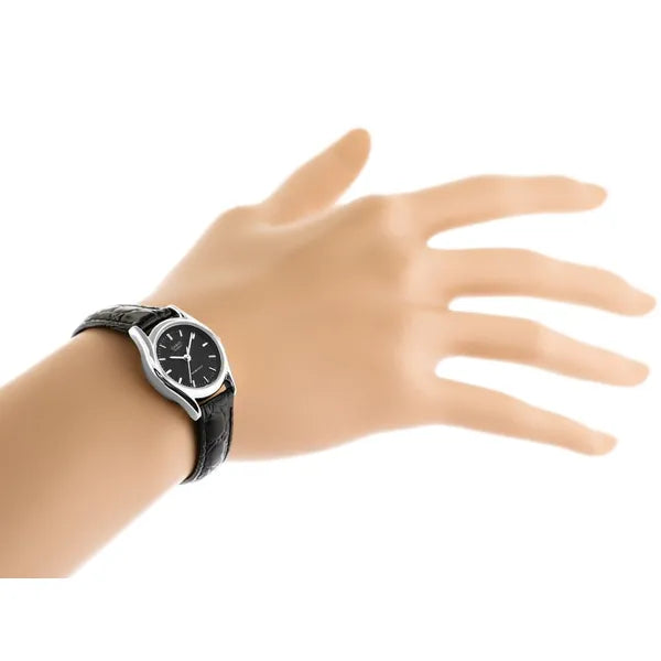 Casio LTP-1094E-1ARDF női karóra, fekete számlap, bőrszíj, WR30 + díszdoboz