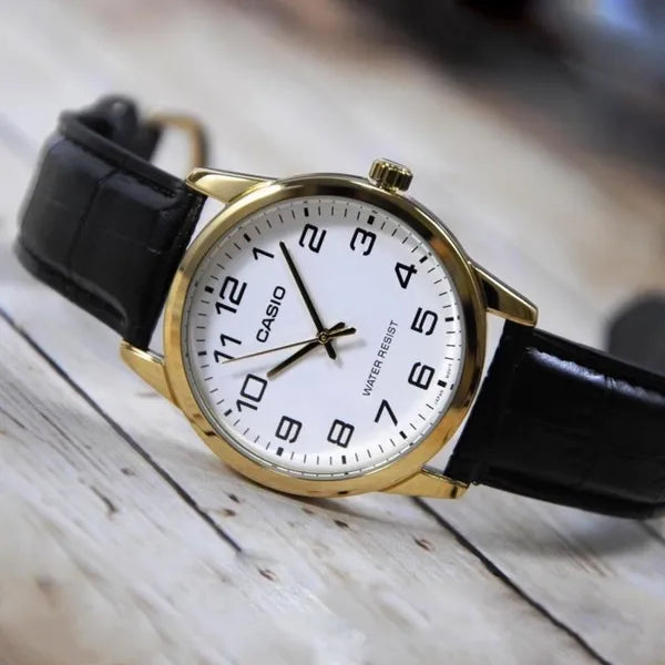 Casio MTP-V001GL-7B férfi karóra, arany tok, fehér számlap, fekete bőr szíj