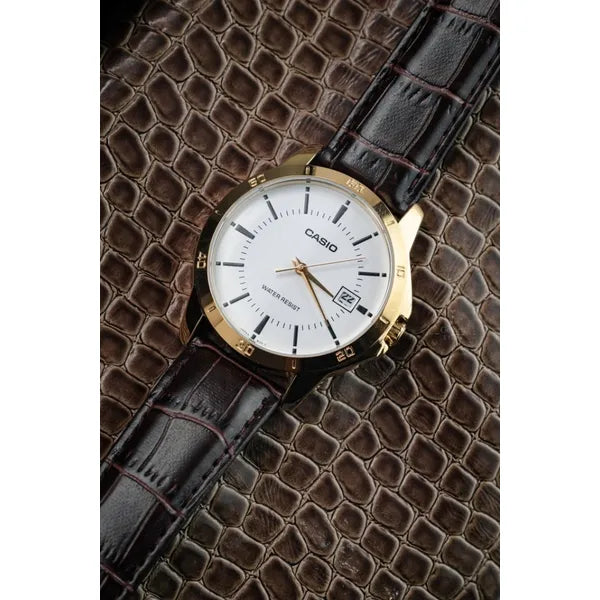 Casio MTP-V004GL-7A férfi karóra, arany tok 42 mm fehér számlap, bőr szíj, kvarc
