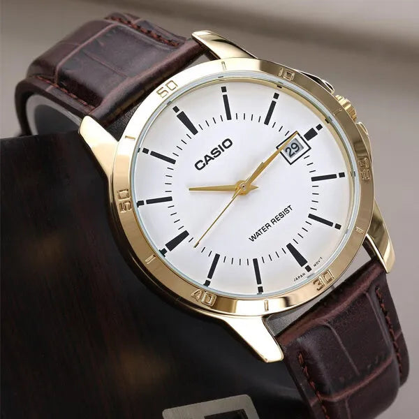 Casio MTP-V004GL-7A férfi karóra, arany tok 42 mm fehér számlap, bőr szíj, kvarc